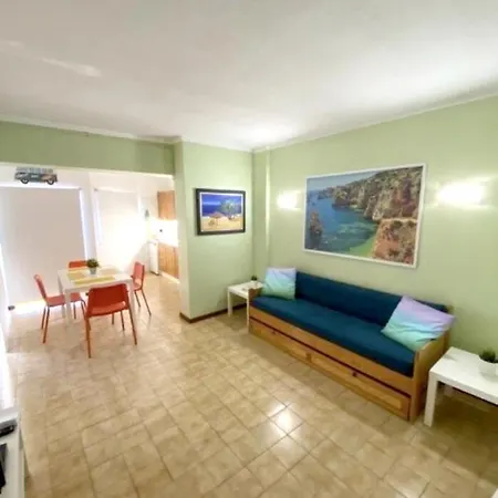 Charming With Balcony In Portimao, 55 Sqm, Pool View * Portimao