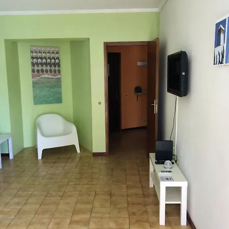 Charming With Balcony In Portimao, 55 Sqm, Pool View * Portimao