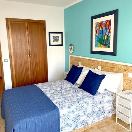 Charming With Balcony In Portimao, 55 Sqm, Pool View Apartment Portimao